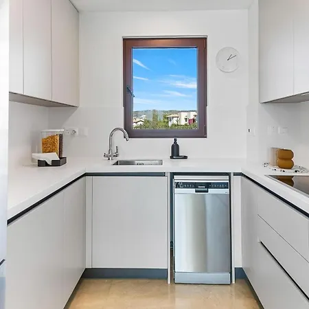 Stunning, Modern Mc11 - Ampelia, Dionysus Greens, Aphrodite Hills * Kouklia