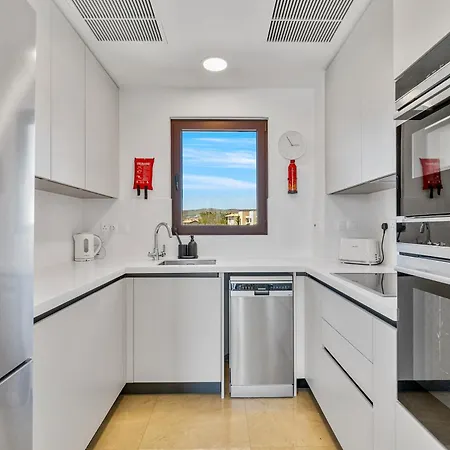 Stunning, Modern Mc11 - Ampelia, Dionysus Greens, Aphrodite Hills Κούκλια